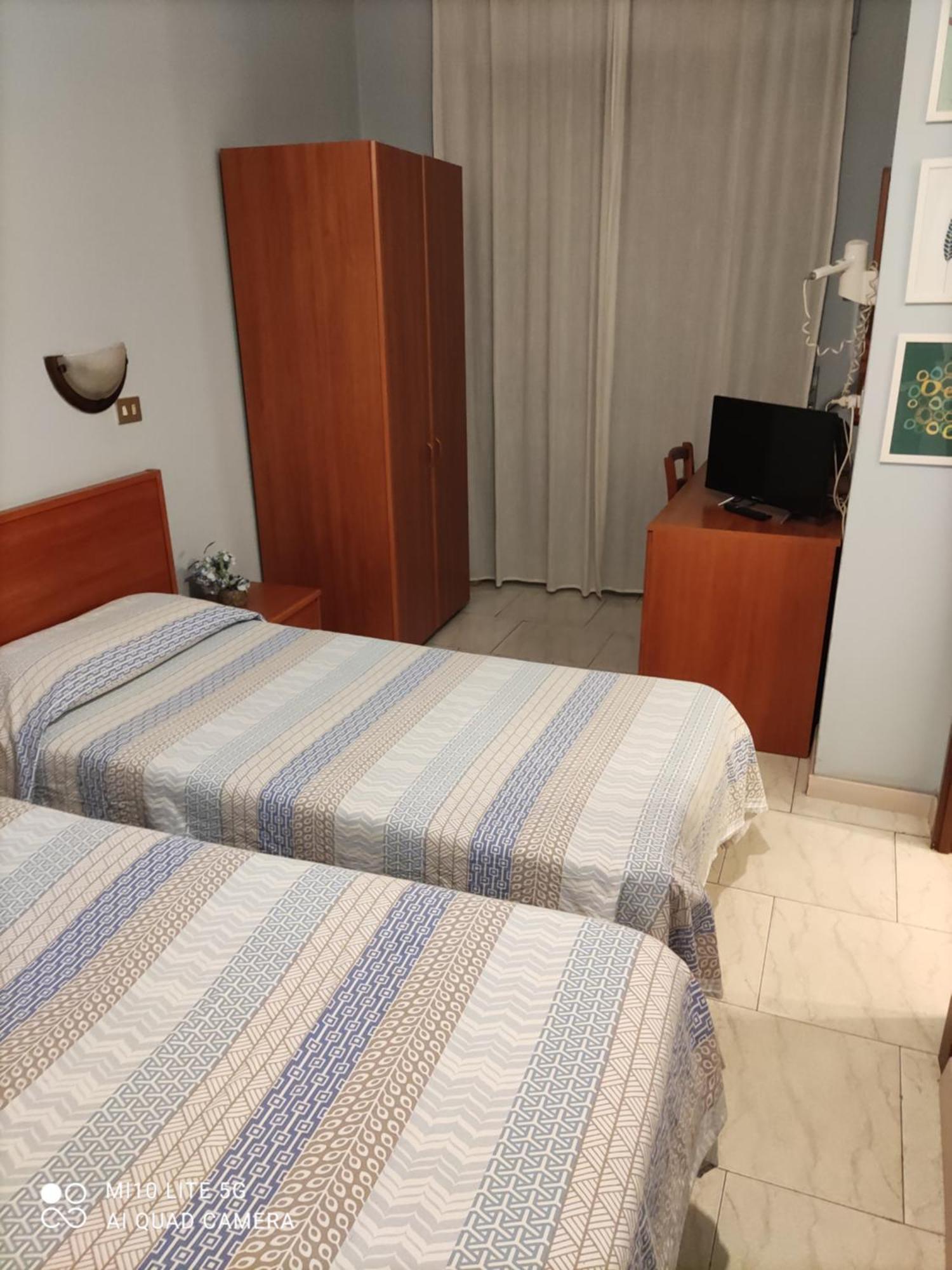 Hostal D'Annunzio House Cesano Boscone Dış mekan fotoğraf