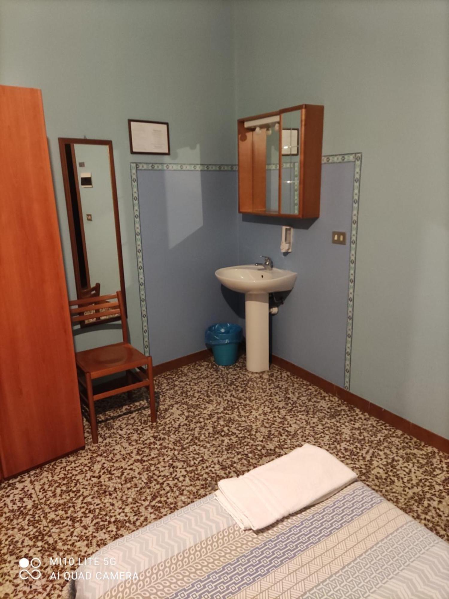 Hostal D'Annunzio House Cesano Boscone Dış mekan fotoğraf
