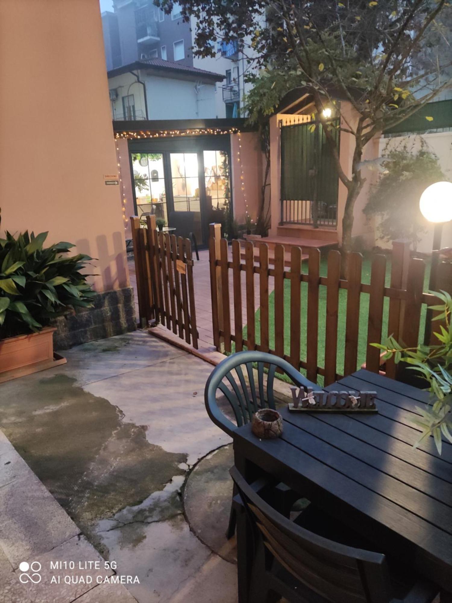 Hostal D'Annunzio House Cesano Boscone Dış mekan fotoğraf